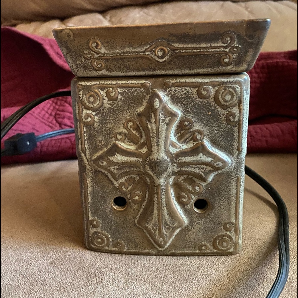 Scentsy wax holder.